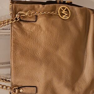 MICHAEL KORS - MK - Elegant Tan Leather Shoulder Bag